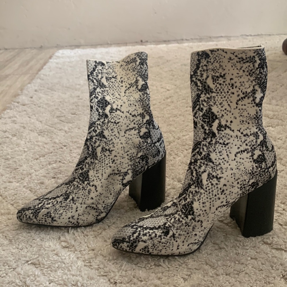 High sock boots, size 10, fabric coated outsole